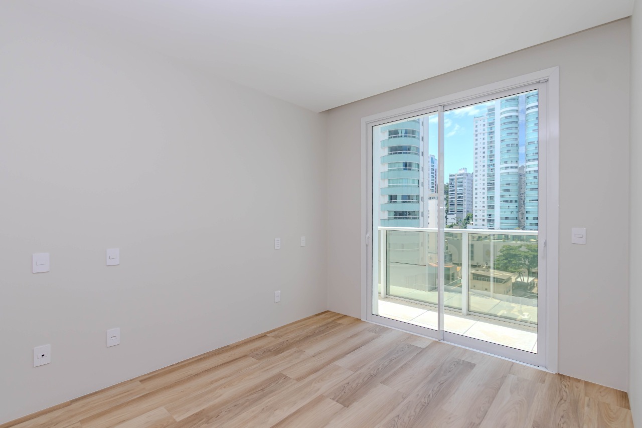 Apartamento à venda no Pioneiros: 