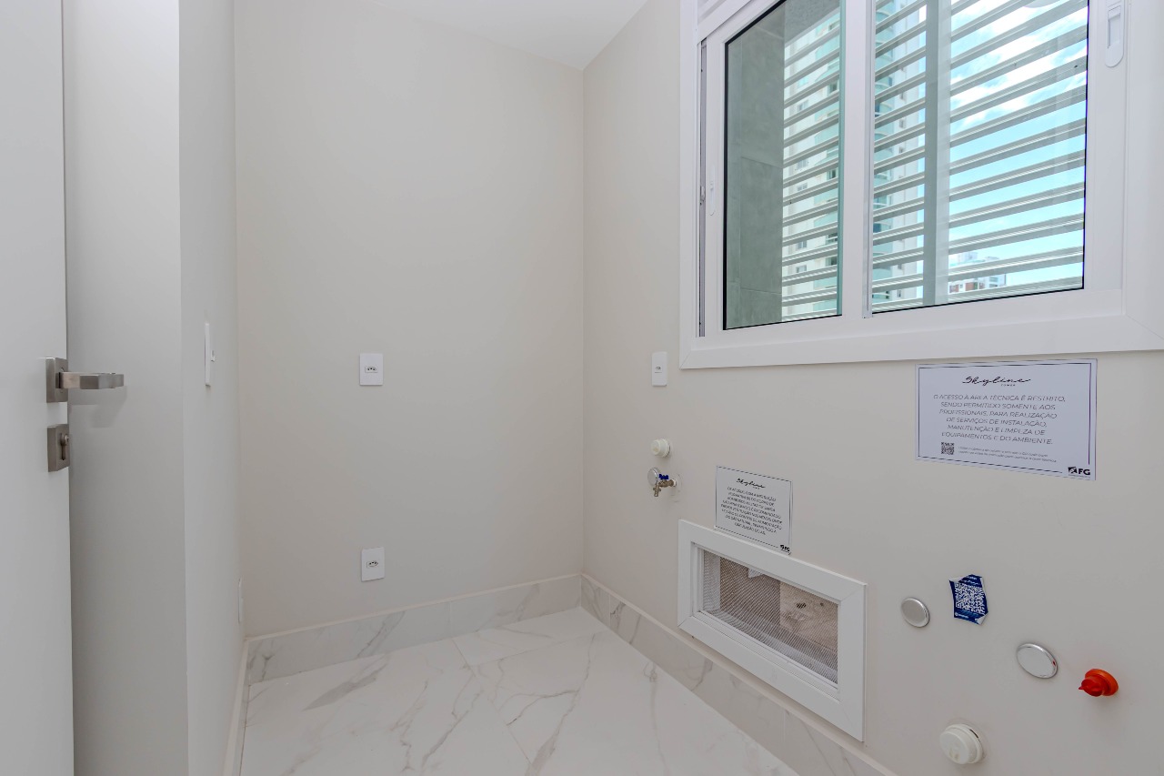 Apartamento à venda no Pioneiros: 