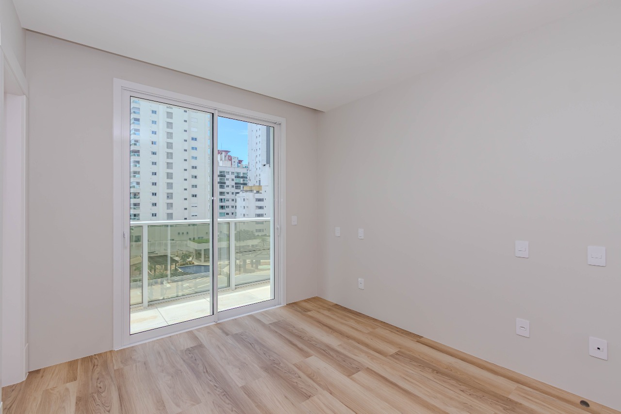 Apartamento à venda no Pioneiros: 