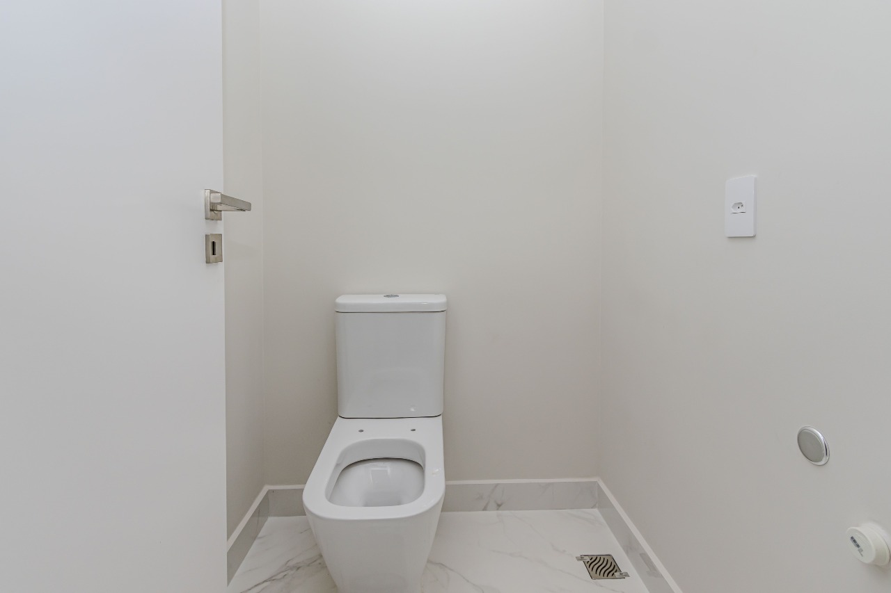 Apartamento à venda no Pioneiros: 