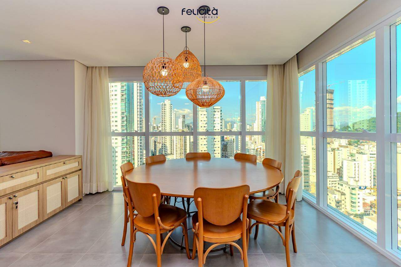 Apartamento de 3 quartos, 140m² no bairro Centro, em Balneário Camboriú | Eu Corretor