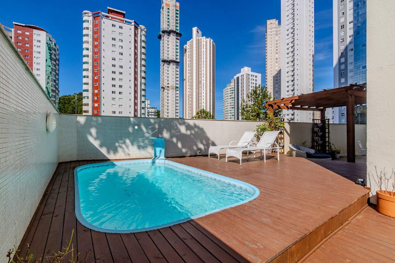 Apartamento de 3 quartos, 179m² no bairro Pioneiros, em Balneário Camboriú | Eu Corretor
