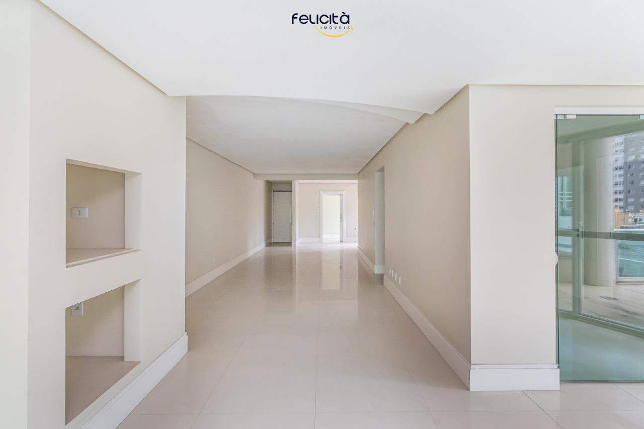 Apartamento de 3 quartos, 254m² no bairro Centro, em Balneário Camboriú | Eu Corretor