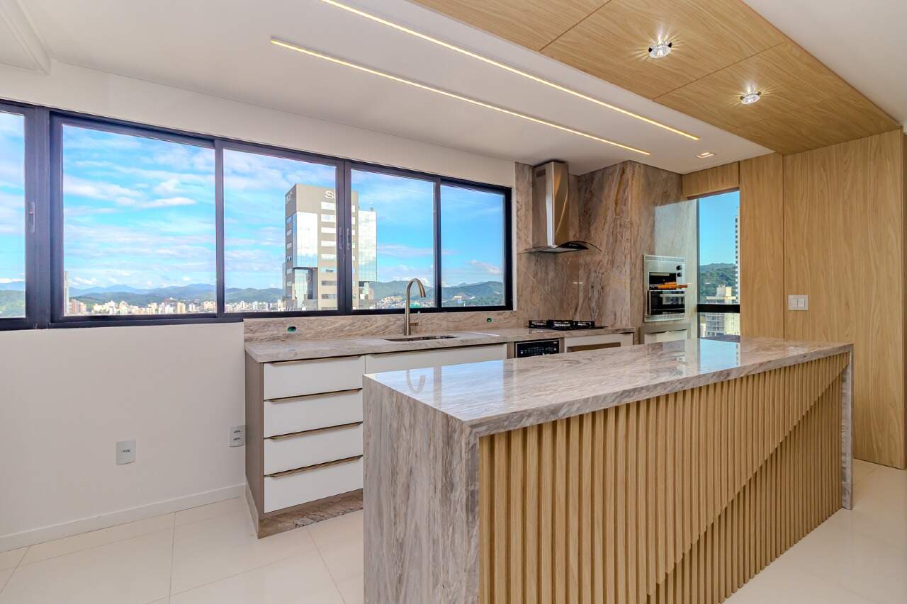 Apartamento de 3 quartos, 119m² no bairro Centro, em Balneário Camboriú | Eu Corretor