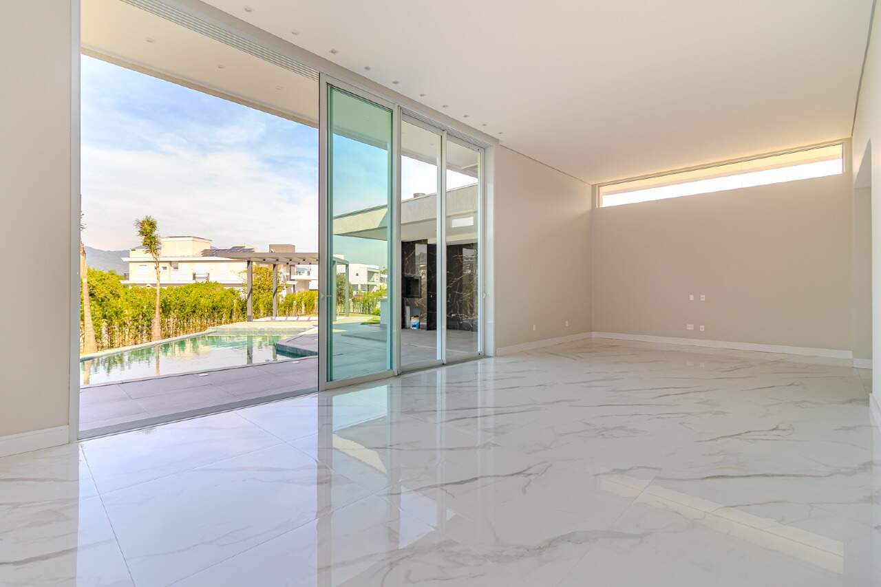 Casa de Condomínio de 4 quartos, 370m² no bairro Centro, em Camboriú | Eu Corretor