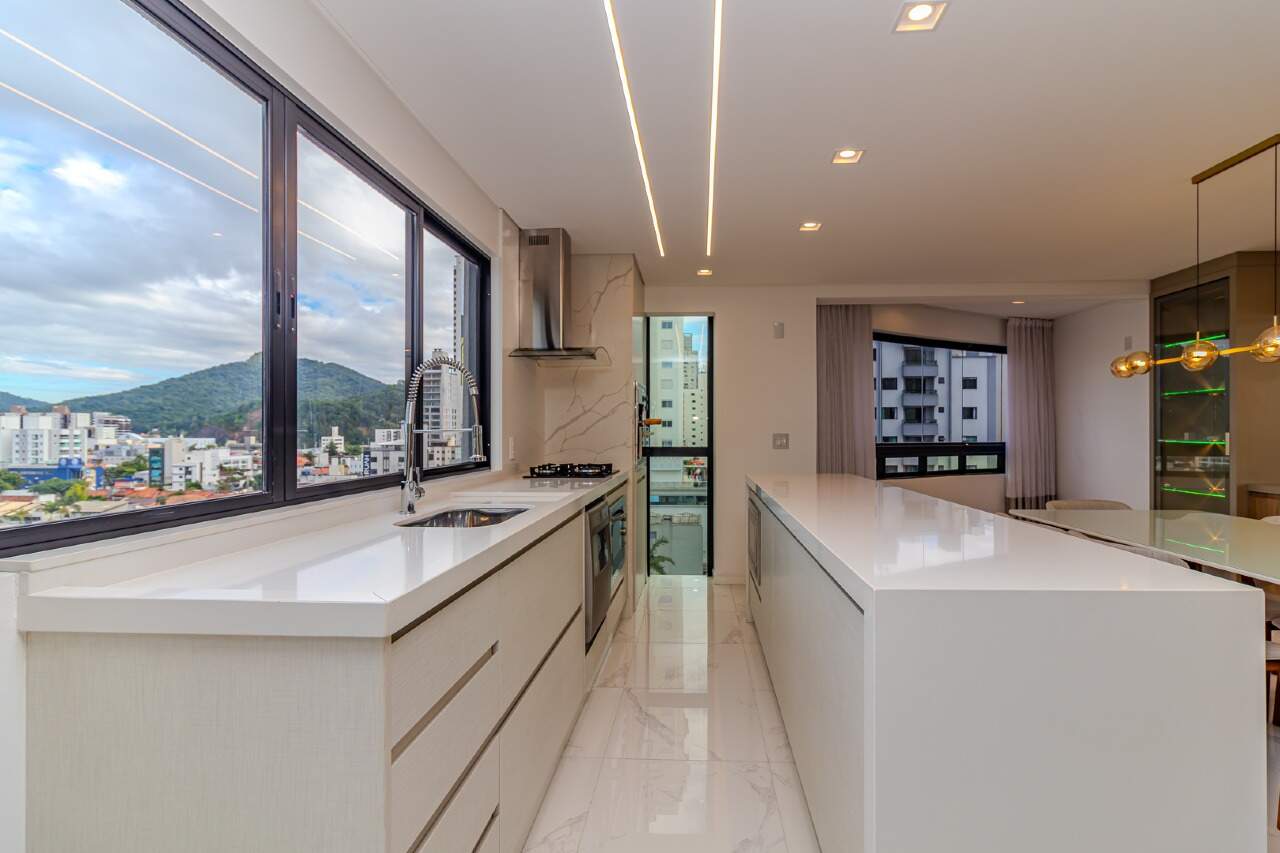 Apartamento de 3 quartos, 119m² no bairro Centro, em Balneário Camboriú | Eu Corretor