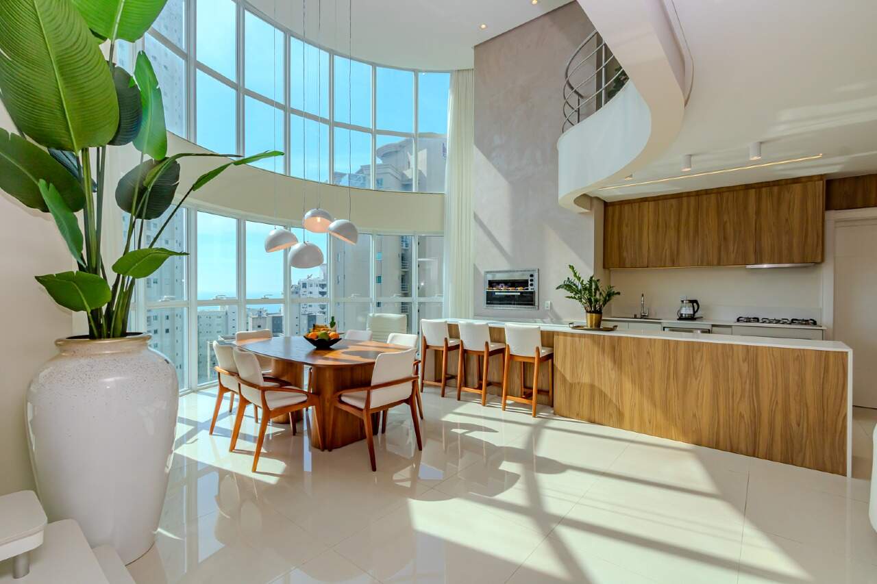 Apartamento de 4 quartos, 250m² no bairro Centro, em Balneário Camboriú | Eu Corretor