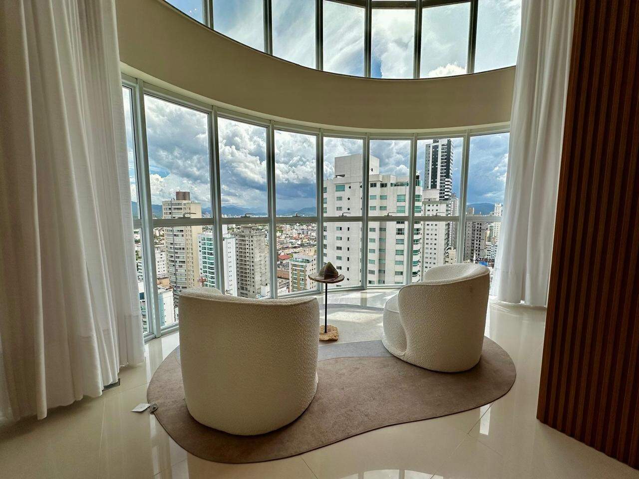 Apartamento de 4 quartos, 234m² no bairro Centro, em Balneário Camboriú | Eu Corretor