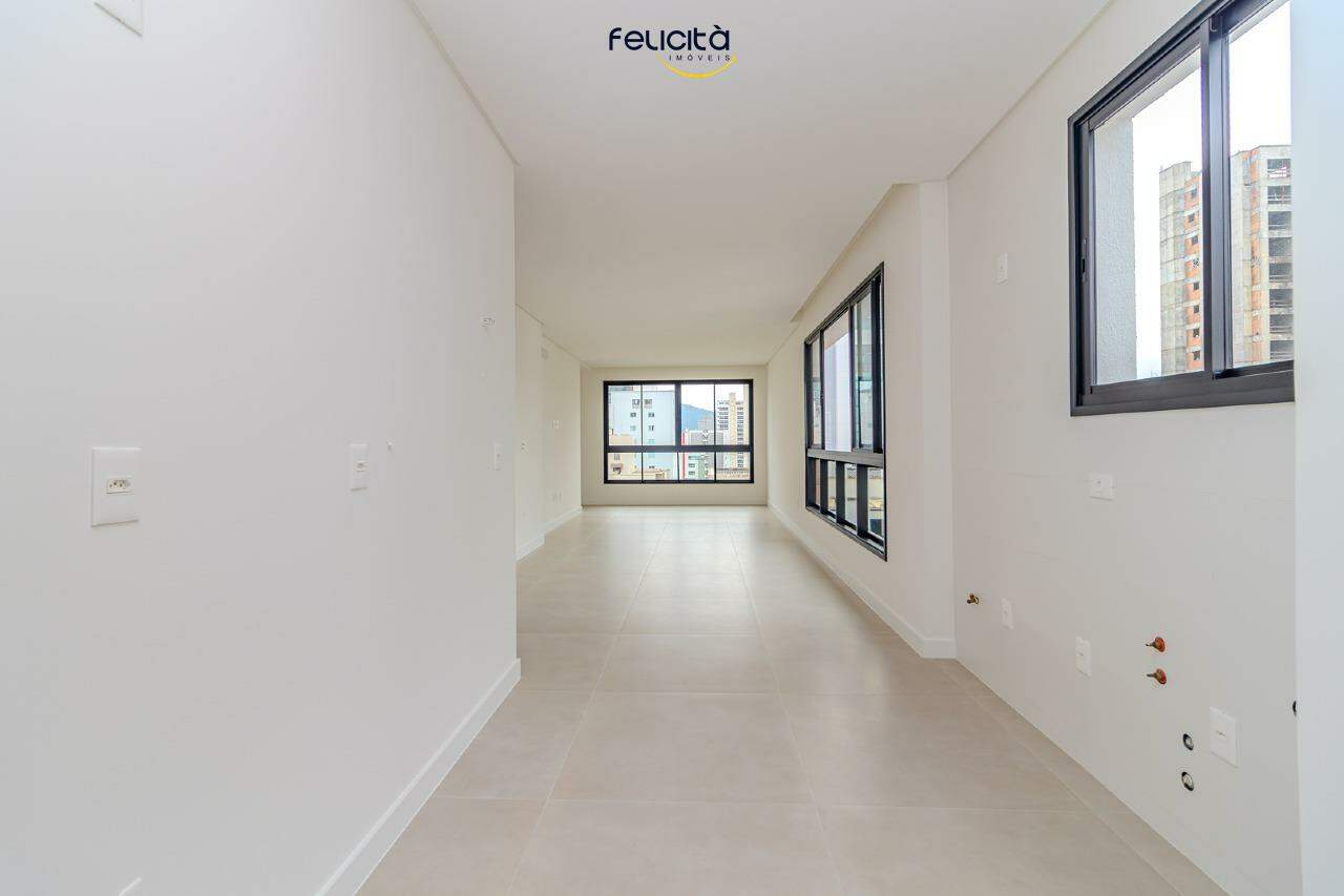 Apartamento de 3 quartos, 127m² no bairro Centro, em Balneário Camboriú | Eu Corretor