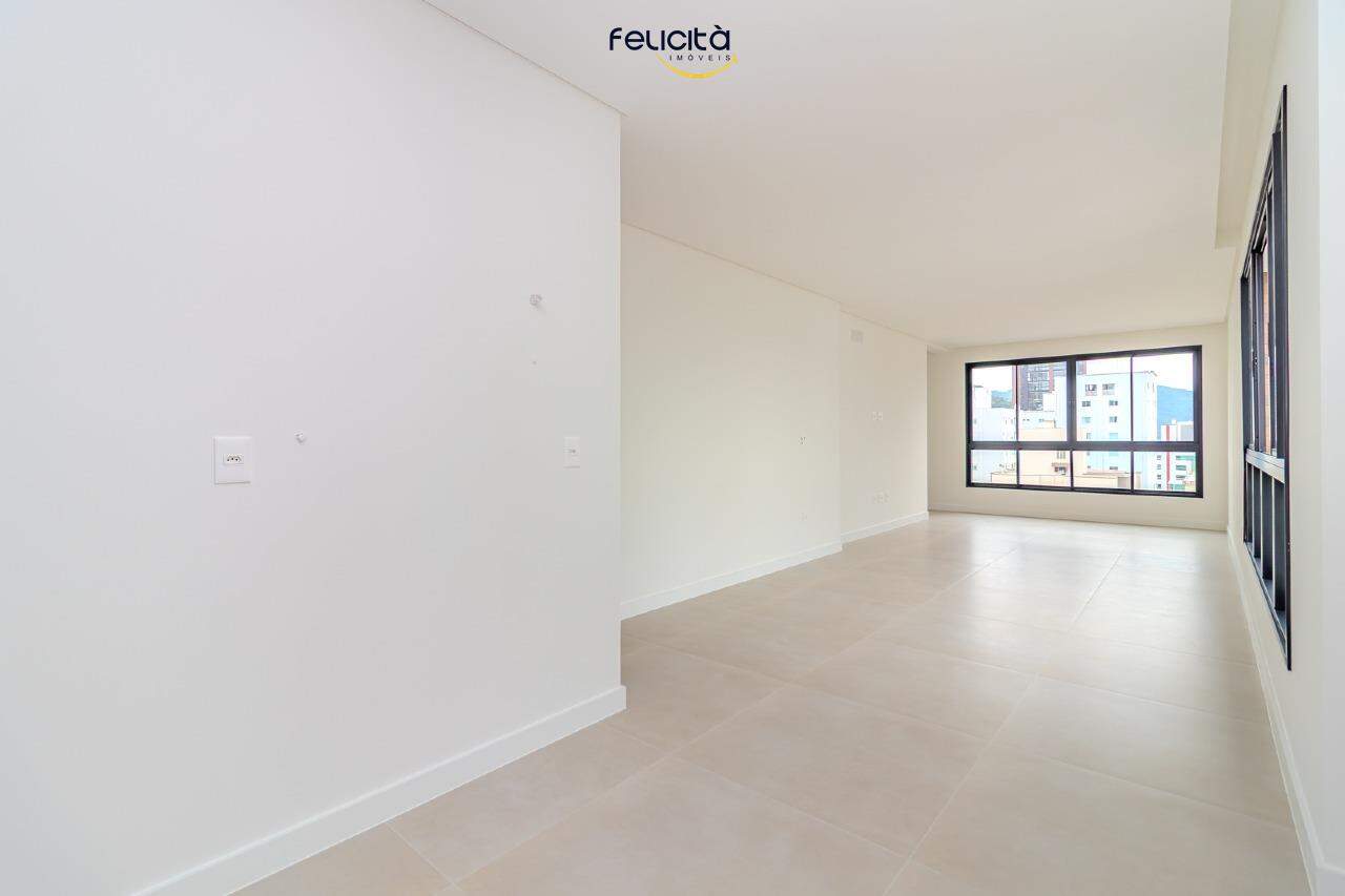 Apartamento de 3 quartos, 127m² no bairro Centro, em Balneário Camboriú | Eu Corretor