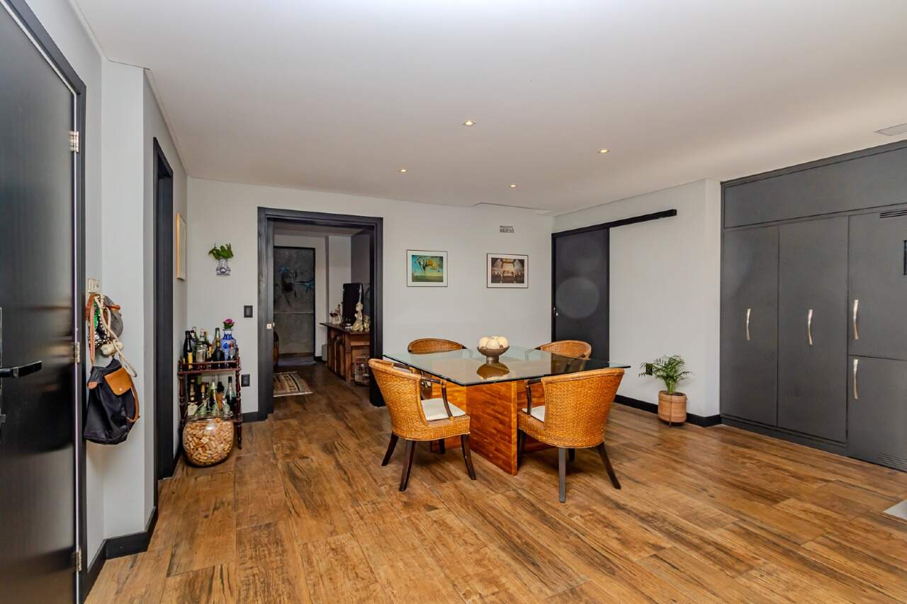 Apartamento de 3 quartos, 186m² no bairro Praia dos Amores, em Balneário Camboriú | Eu Corretor