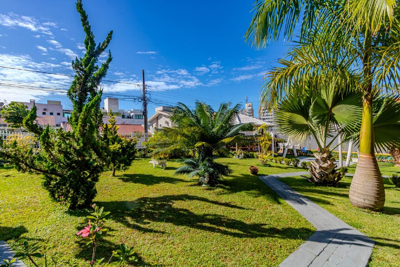 Casa de 6 quartos, 401m² no bairro Praia dos Amores, em Balneário Camboriú | Eu Corretor