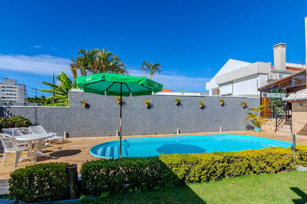 Casa de 6 quartos, 401m² no bairro Praia dos Amores, em Balneário Camboriú | Eu Corretor
