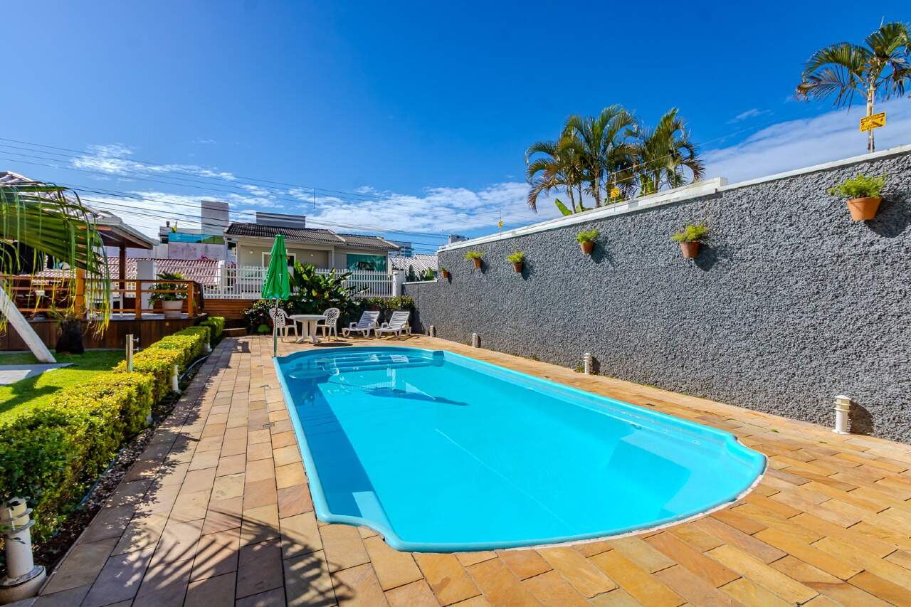 Casa de 6 quartos, 401m² no bairro Praia dos Amores, em Balneário Camboriú | Eu Corretor