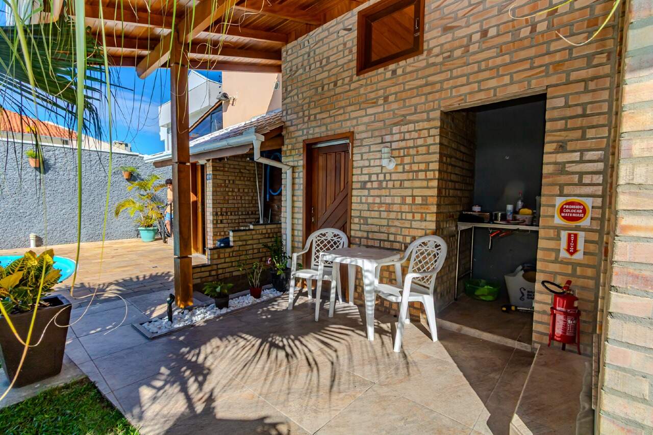 Casa de 6 quartos, 401m² no bairro Praia dos Amores, em Balneário Camboriú | Eu Corretor