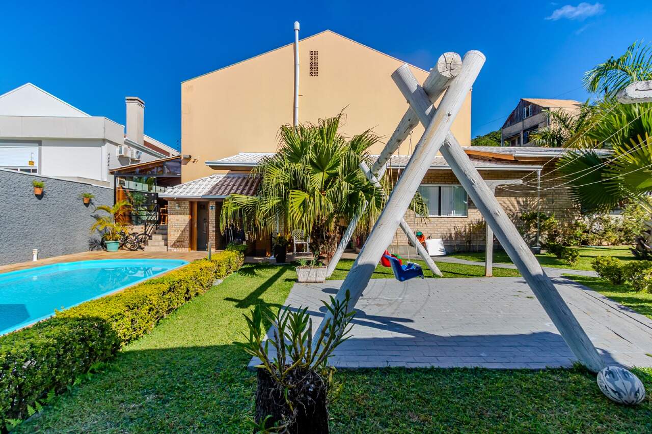 Casa de 6 quartos, 401m² no bairro Praia dos Amores, em Balneário Camboriú | Eu Corretor