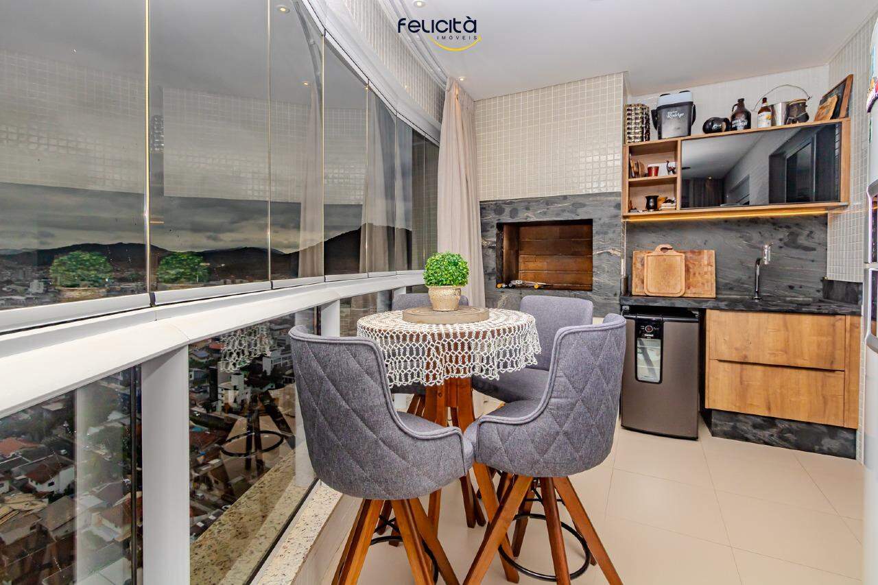 Apartamento de 3 quartos, 140m² no bairro Centro, em Balneário Camboriú | Eu Corretor