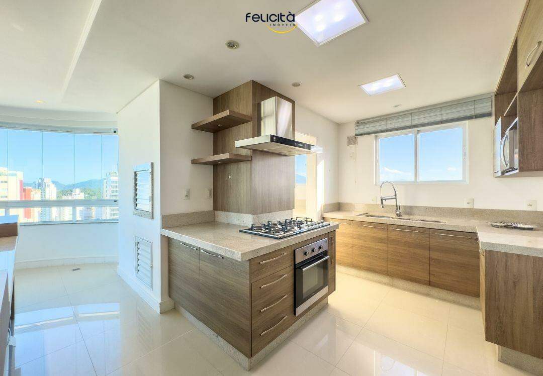 Apartamento de 3 quartos, 127m² no bairro Centro, em Balneário Camboriú | Eu Corretor