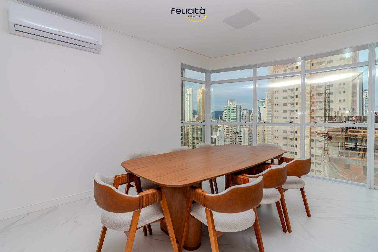 Apartamento de 3 quartos, 118m² no bairro Centro, em Balneário Camboriú | Eu Corretor