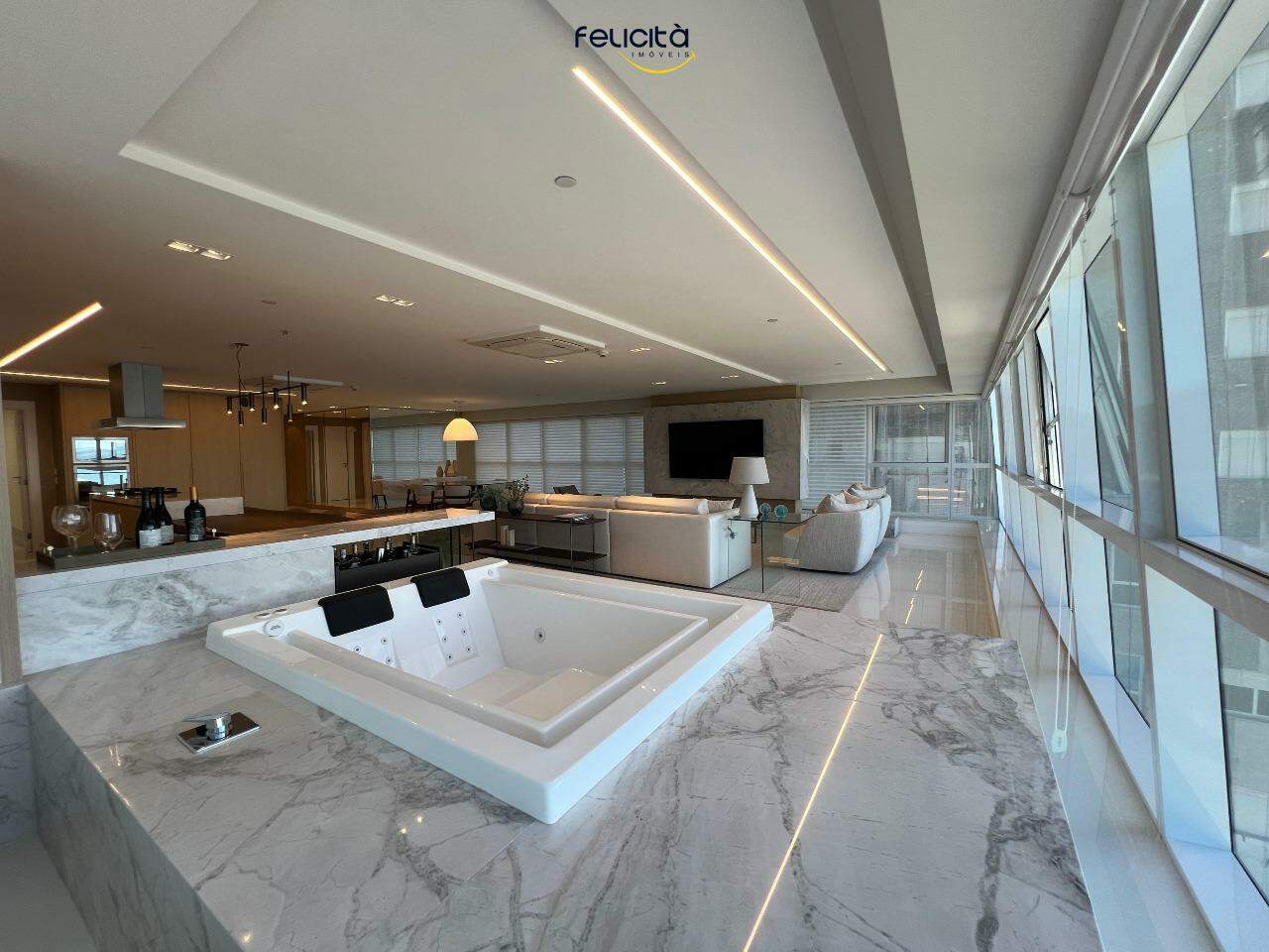 Apartamento de 4 quartos, 297m² no bairro Centro, em Balneário Camboriú | Eu Corretor