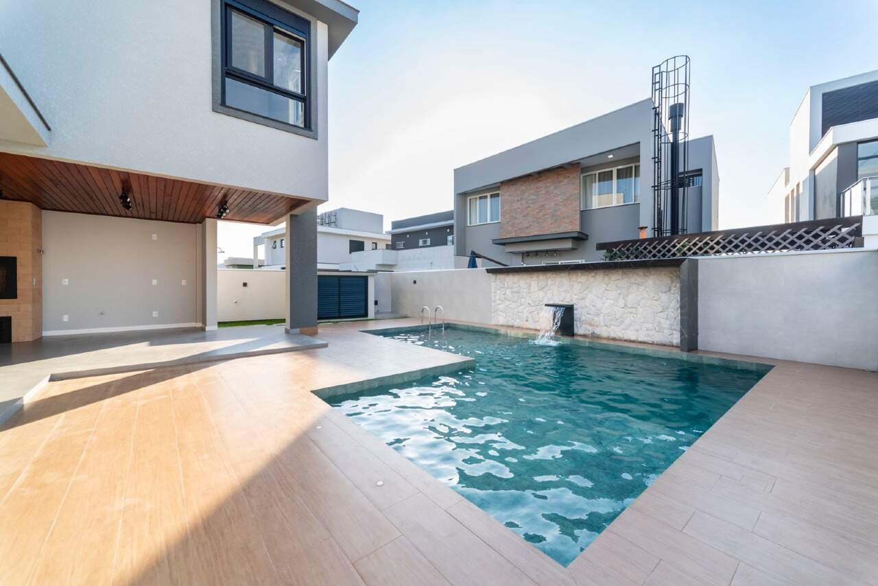 Casa de Condomínio de 3 quartos, 270m² no bairro Santa Regina, em Camboriú | Eu Corretor