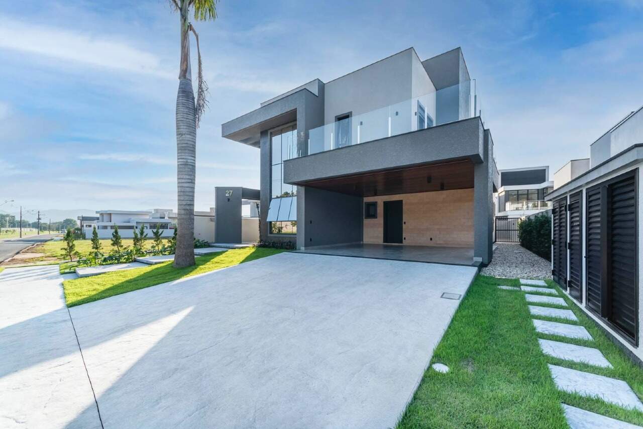 Casa de Condomínio de 3 quartos, 270m² no bairro Santa Regina, em Camboriú | Eu Corretor