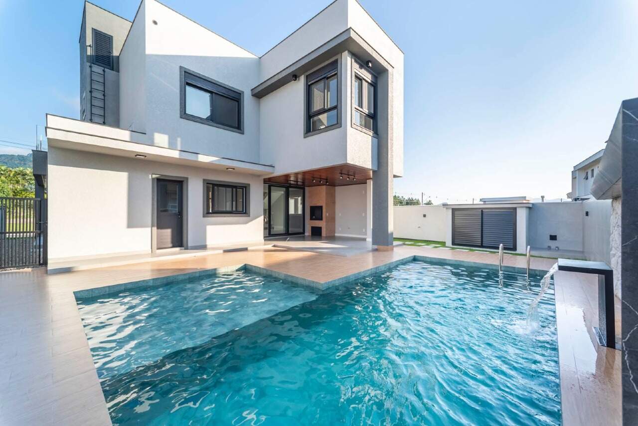 Casa de Condomínio de 3 quartos, 270m² no bairro Santa Regina, em Camboriú | Eu Corretor