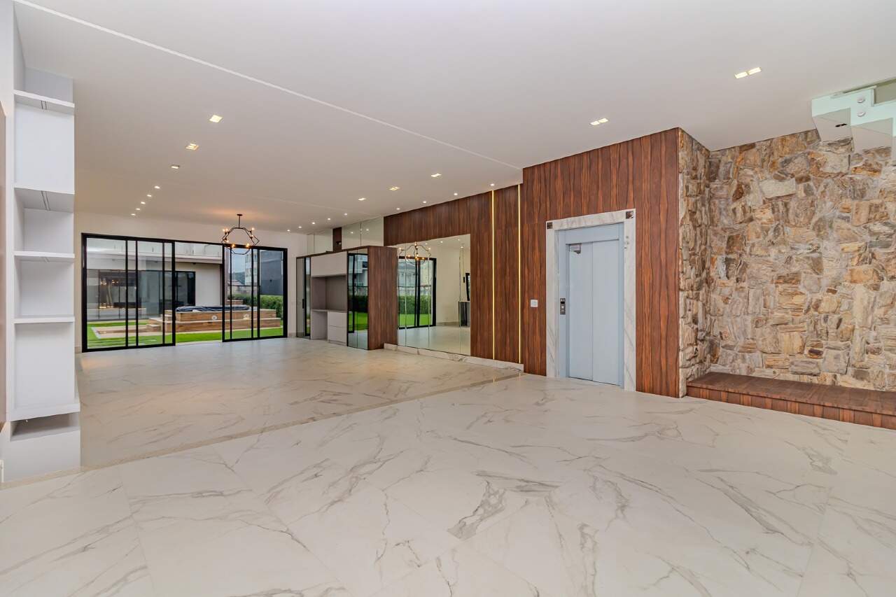 Casa de Condomínio de 5 quartos, 640m² no bairro Centro, em Camboriú | Eu Corretor