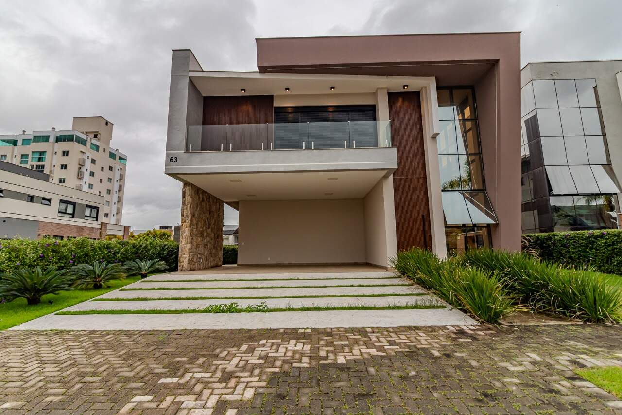 Casa de Condomínio de 5 quartos, 640m² no bairro Centro, em Camboriú | Eu Corretor