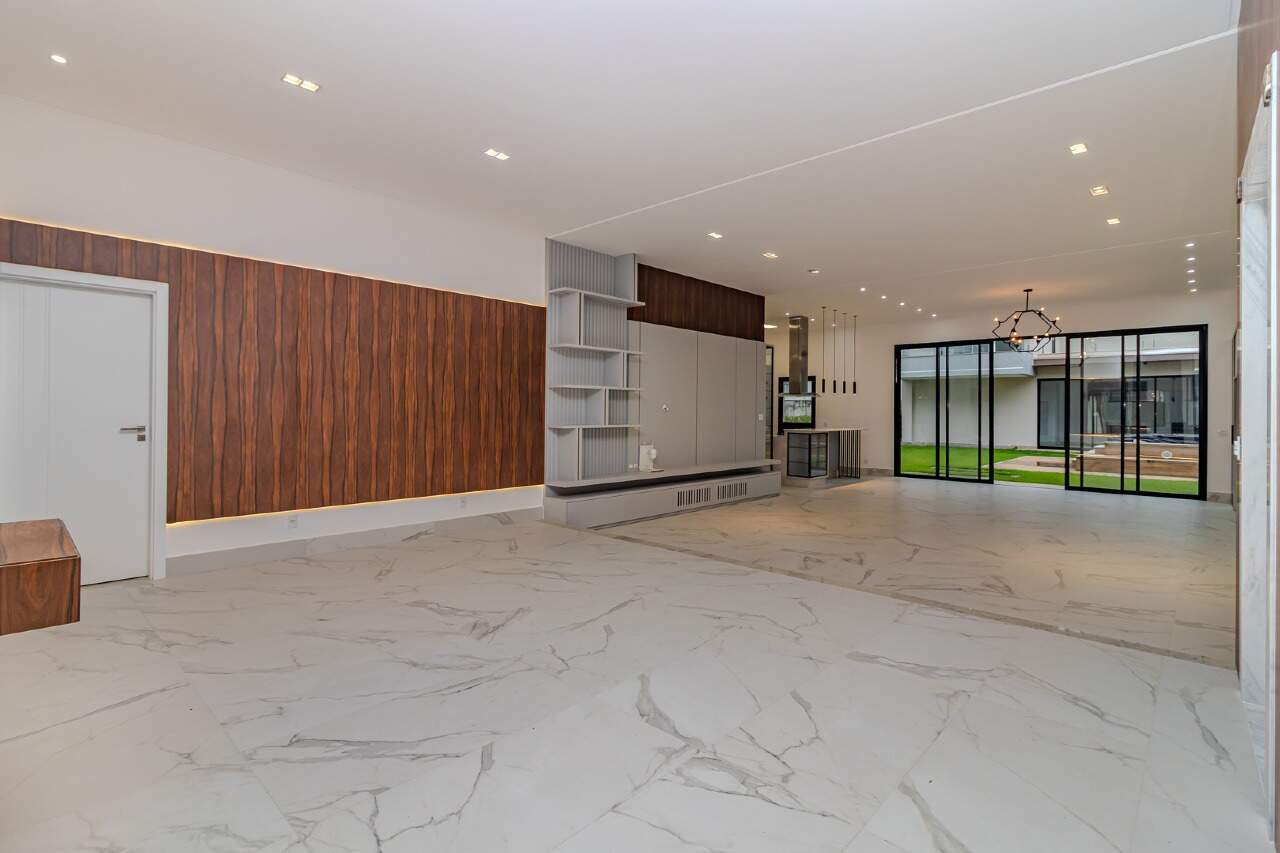 Casa de Condomínio de 5 quartos, 640m² no bairro Centro, em Camboriú | Eu Corretor