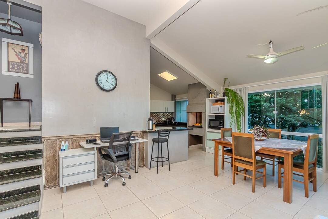 Casa de 3 quartos, 270m² no bairro Ariribá, em Balneário Camboriú | Eu Corretor