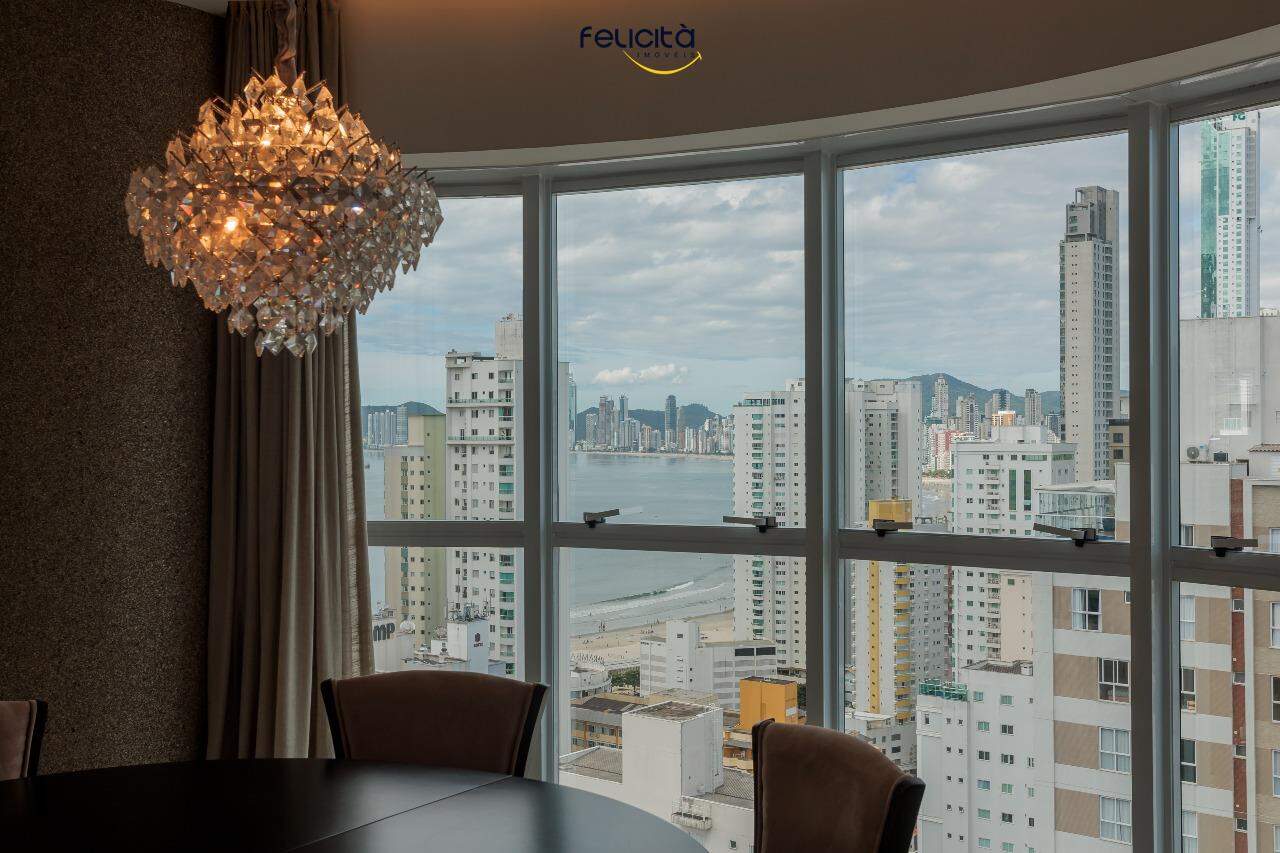 Apartamento de 3 quartos, 178m² no bairro Pioneiros, em Balneário Camboriú | Eu Corretor