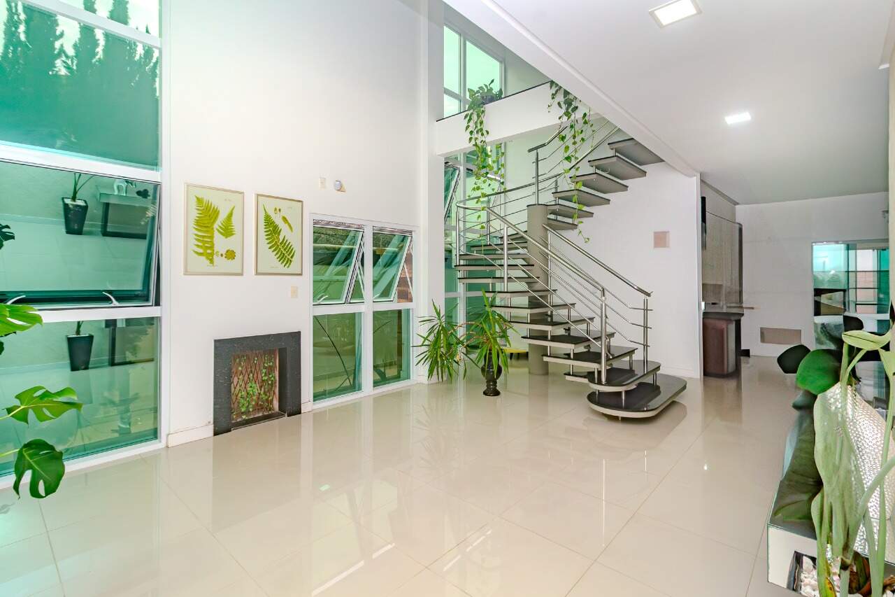 Casa de 4 quartos, 284m² no bairro Centro, em Balneário Camboriú | Eu Corretor
