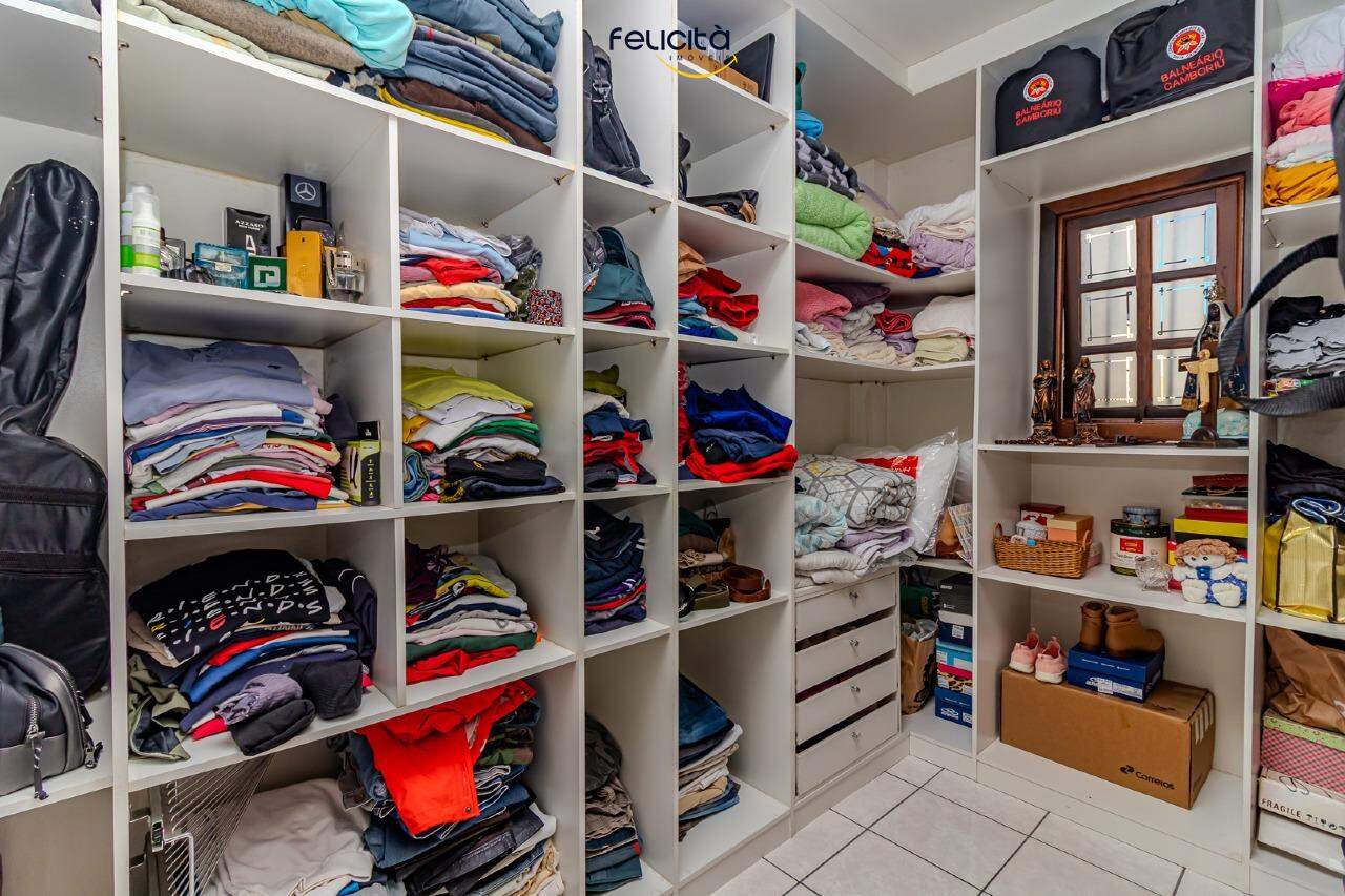 Apartamento de 2 quartos, 240m² no bairro Centro, em Balneário Camboriú | Eu Corretor
