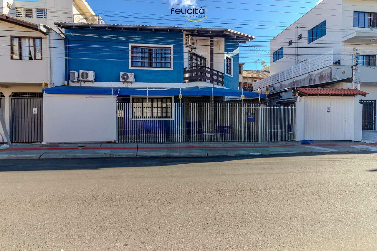 Casa de 2 quartos, 240m² no bairro Centro, em Balneário Camboriú | Eu Corretor