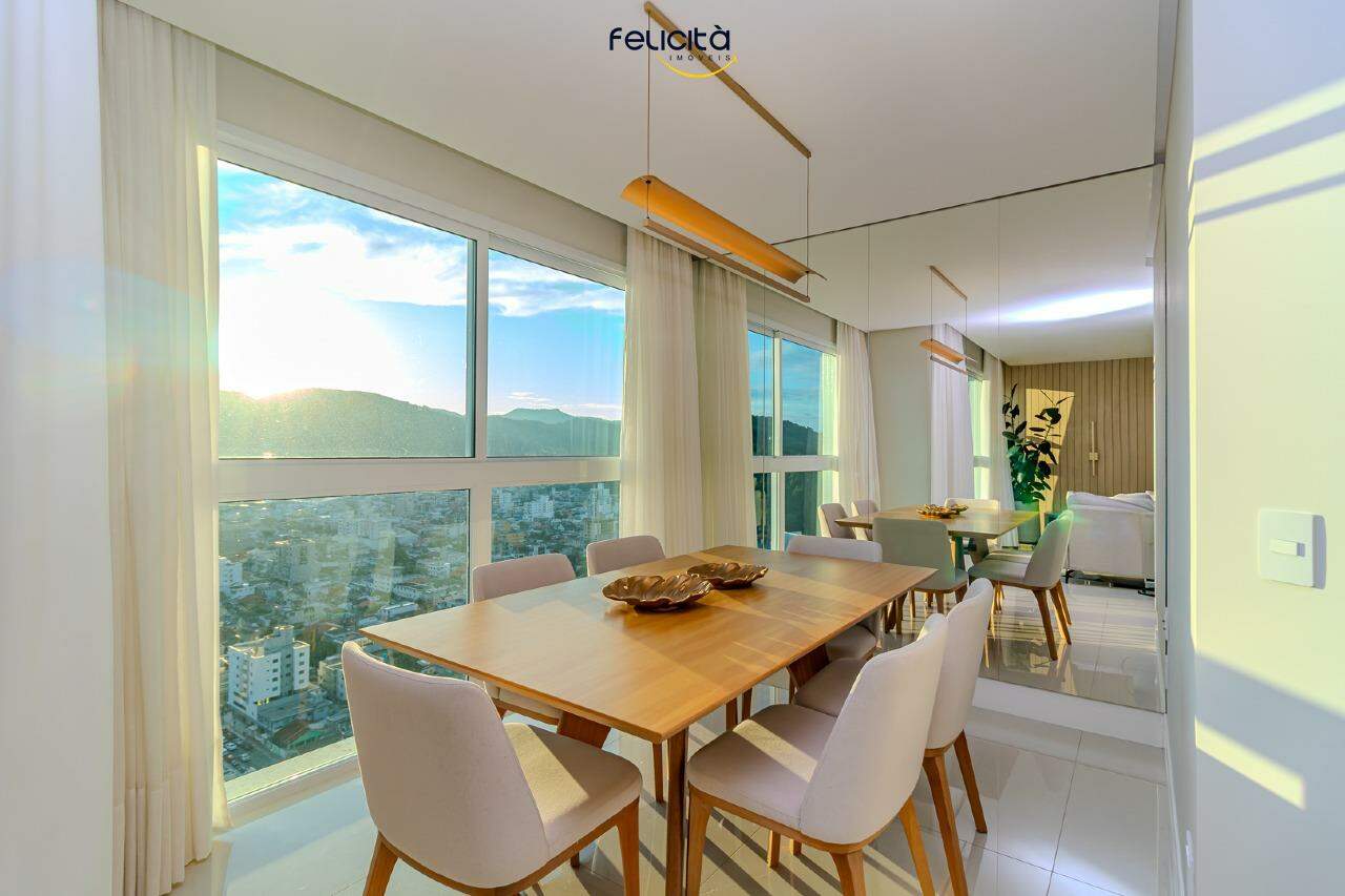 Apartamento de 3 quartos, 130m² no bairro Centro, em Balneário Camboriú | Eu Corretor