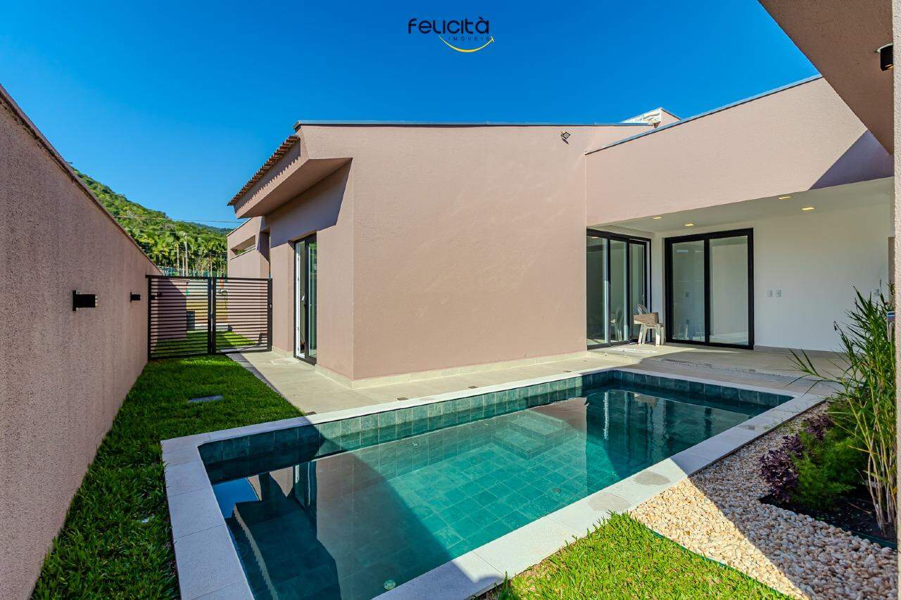 Casa de Condomínio de 3 quartos, 685m² no bairro Santa Regina, em Camboriú | Eu Corretor