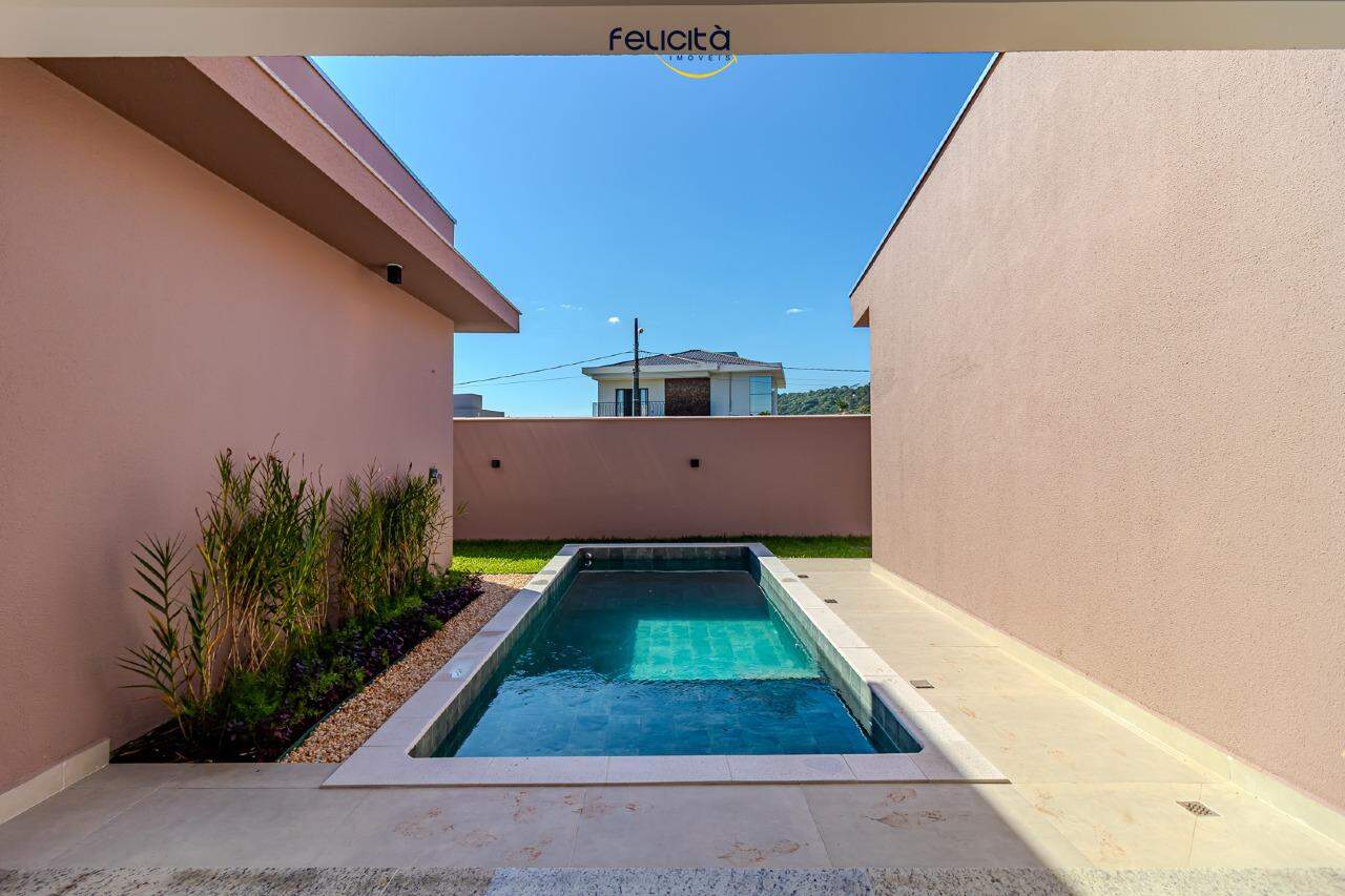 Casa de Condomínio de 3 quartos, 685m² no bairro Santa Regina, em Camboriú | Eu Corretor