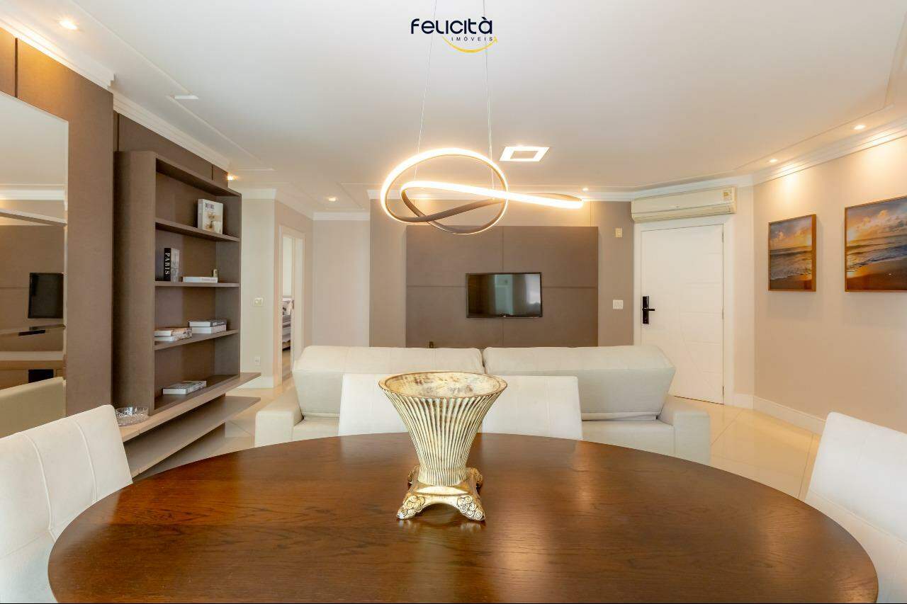 Apartamento de 3 quartos, 131m² no bairro Centro, em Balneário Camboriú | Eu Corretor