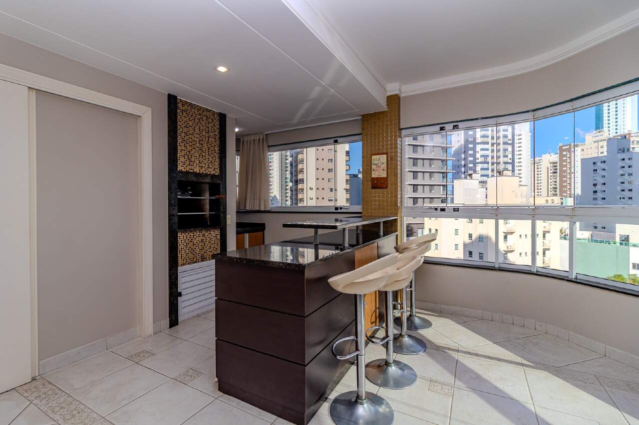 Apartamento de 3 quartos, 124m² no bairro Pioneiros, em Balneário Camboriú | Eu Corretor
