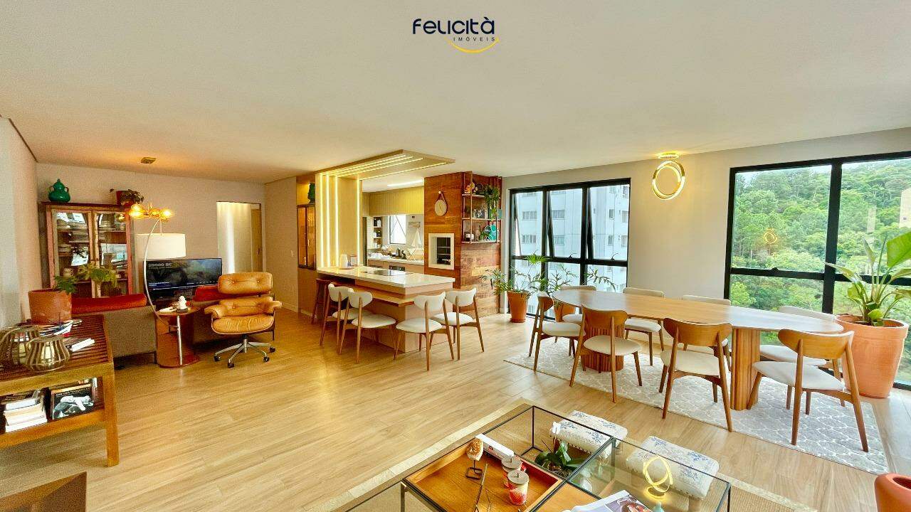 Apartamento de 3 quartos, 137m² no bairro Pioneiros, em Balneário Camboriú | Eu Corretor