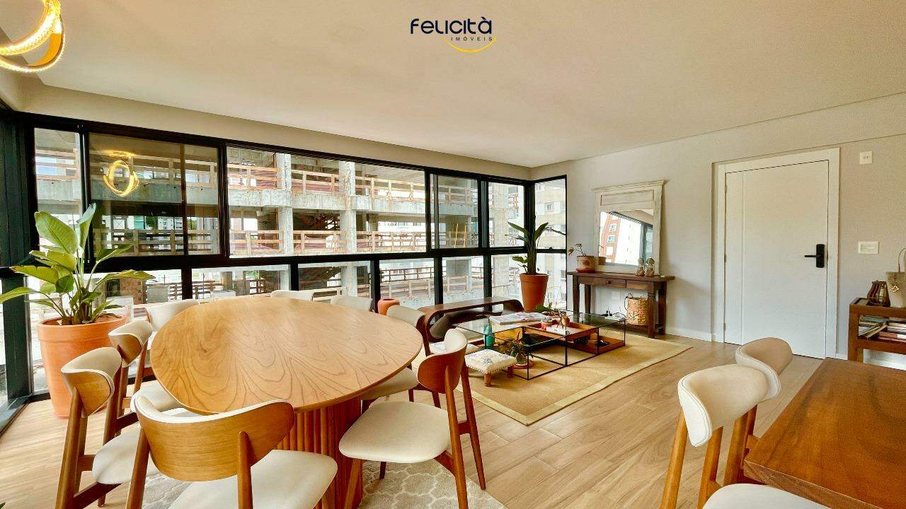 Apartamento de 3 quartos, 137m² no bairro Pioneiros, em Balneário Camboriú | Eu Corretor