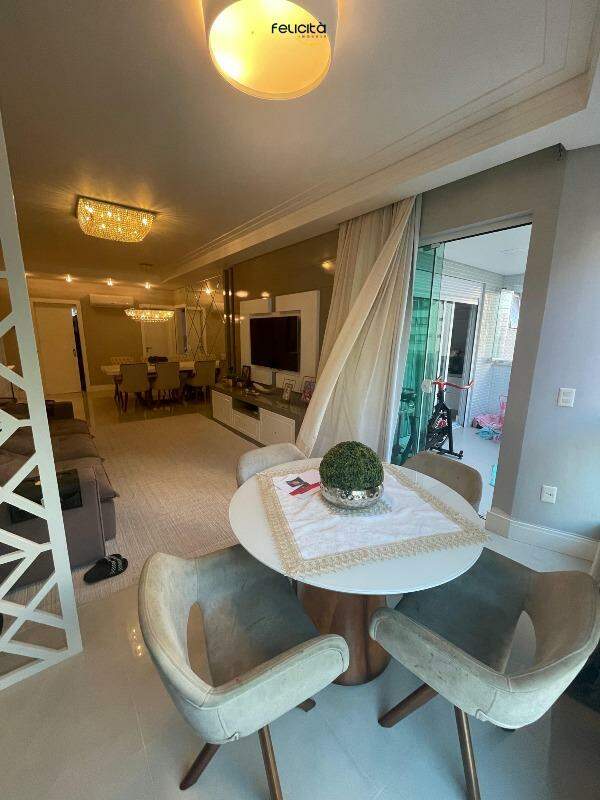 Apartamento de 3 quartos, 139m² no bairro Centro, em Balneário Camboriú | Eu Corretor