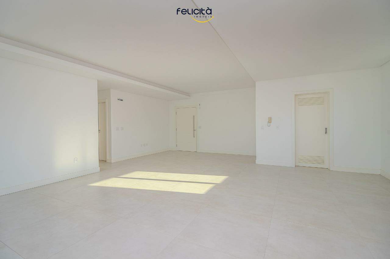 Apartamento de 3 quartos, 137m² no bairro Centro, em Balneário Camboriú | Eu Corretor