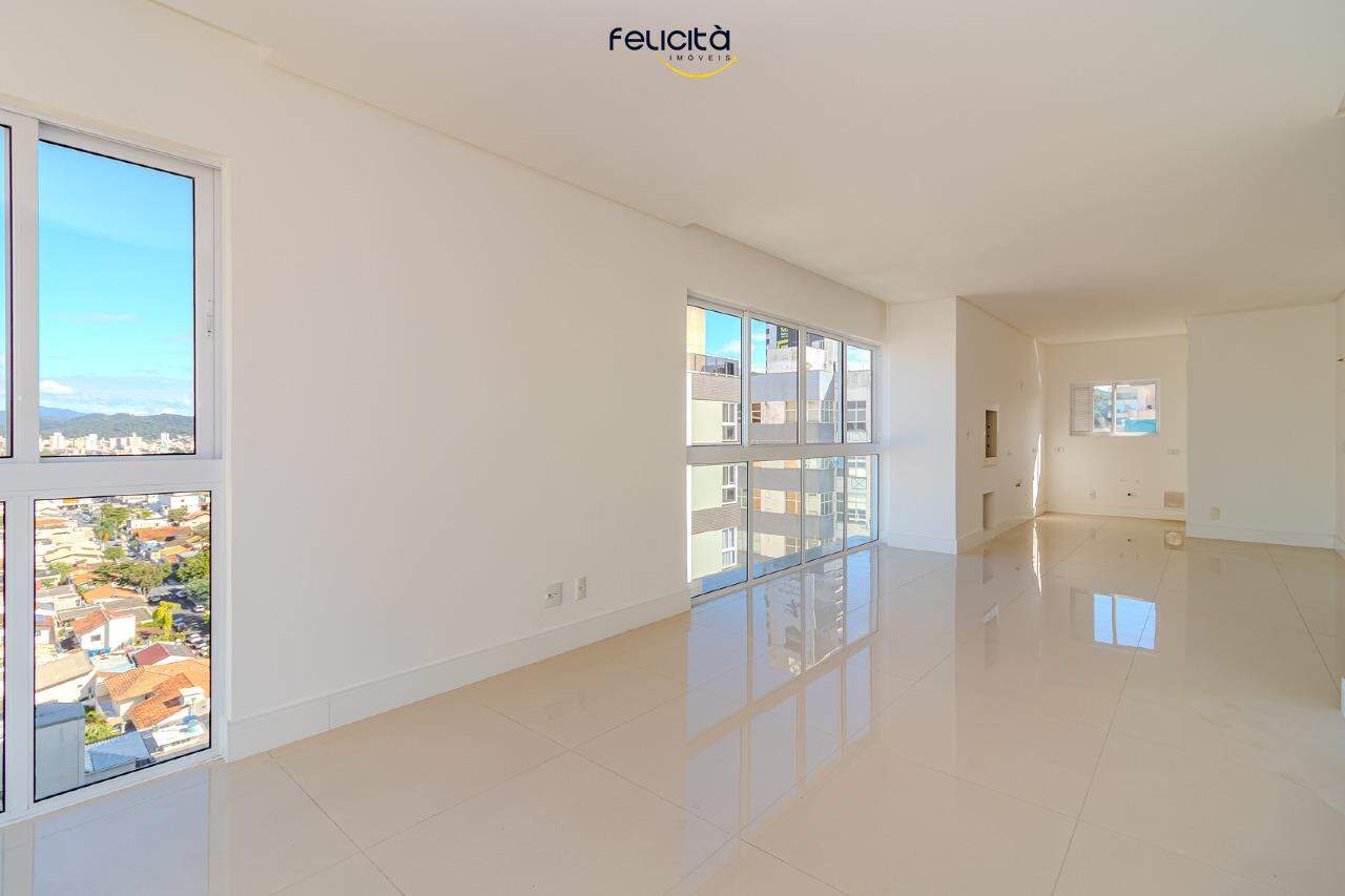 Apartamento de 3 quartos, 123m² no bairro Centro, em Balneário Camboriú | Eu Corretor