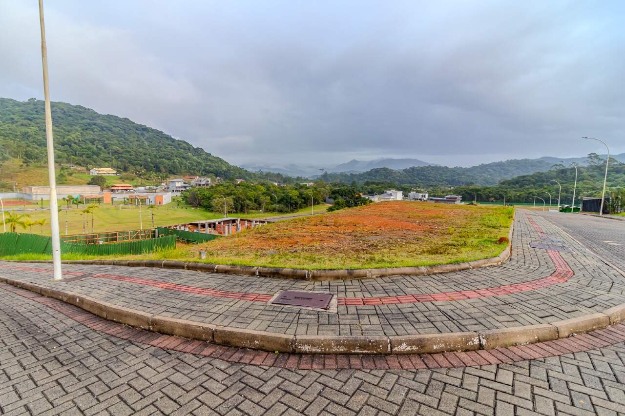 Lote/Terreno de 765m² no bairro Rio do Meio, em Camboriú | Eu Corretor
