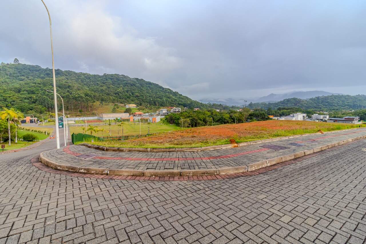 Lote/Terreno de 765m² no bairro Rio do Meio, em Camboriú | Eu Corretor
