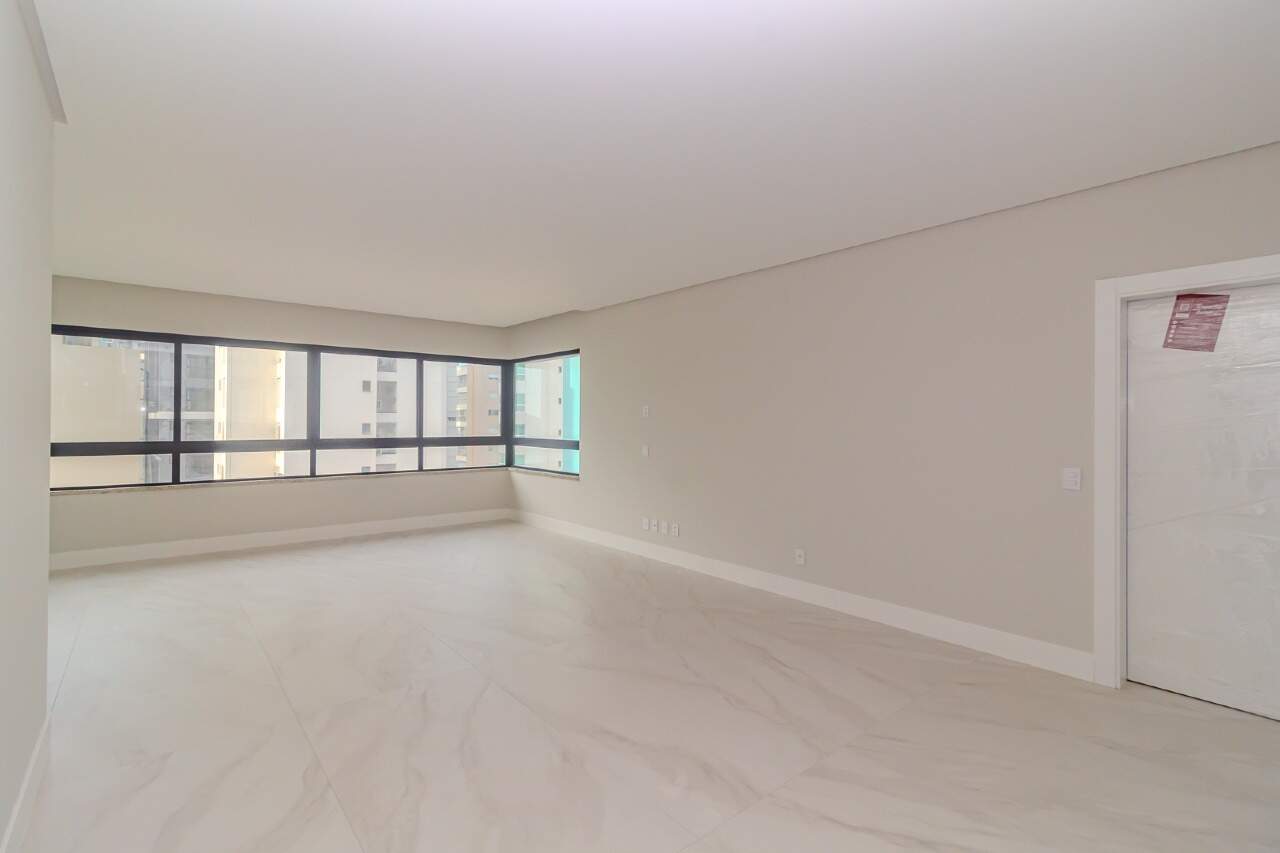 Apartamento de 3 quartos, 130m² no bairro Centro, em Balneário Camboriú | Eu Corretor