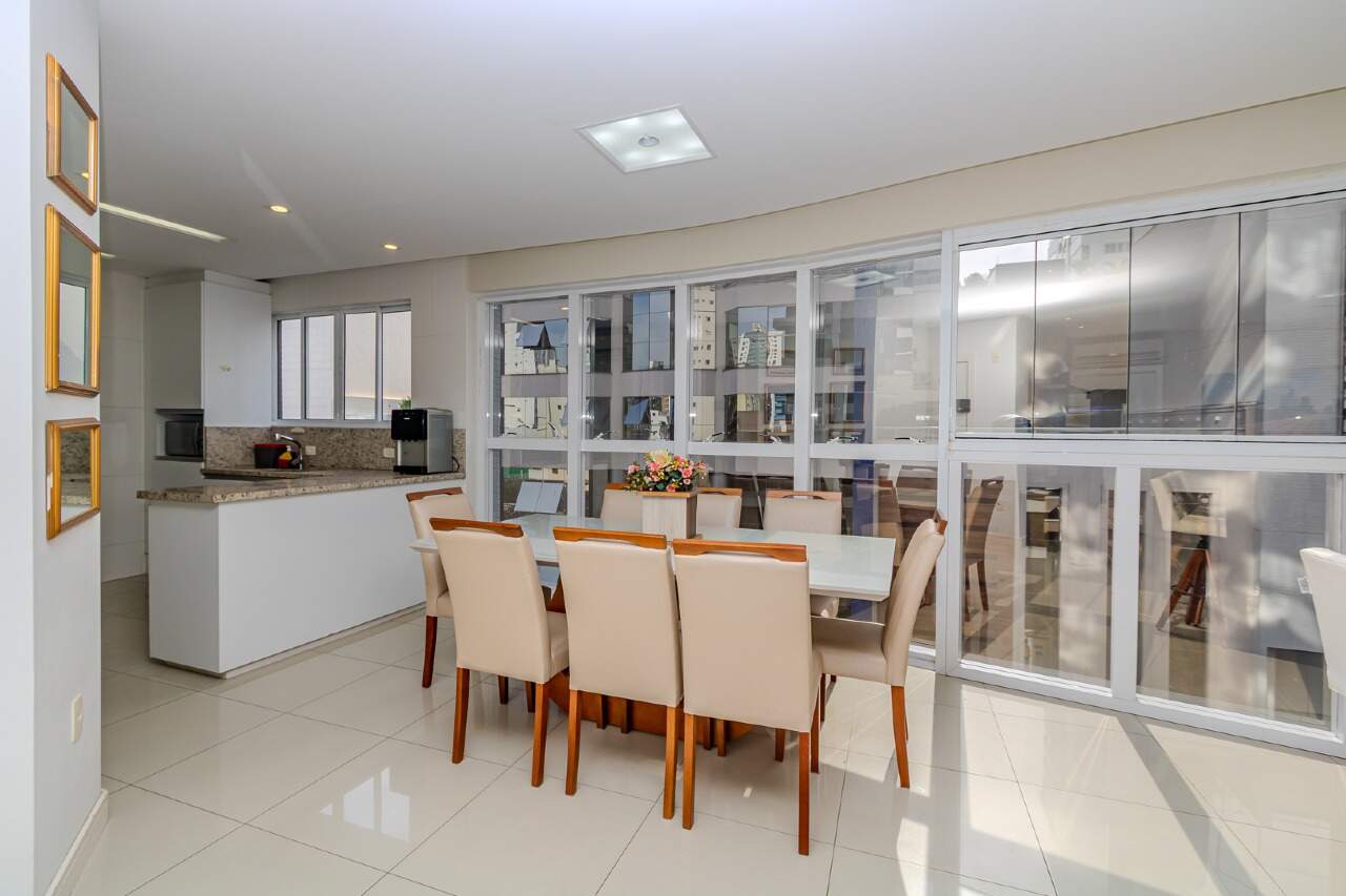 Apartamento de 3 quartos, 116m² no bairro Pioneiros, em Balneário Camboriú | Eu Corretor