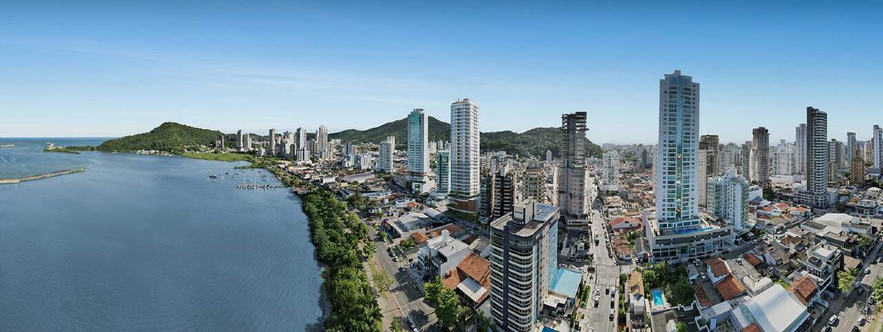 Cobertura à venda no Fazenda: Bairro Fazenda e a Beira-rio de Itajaí (fotomontagem)